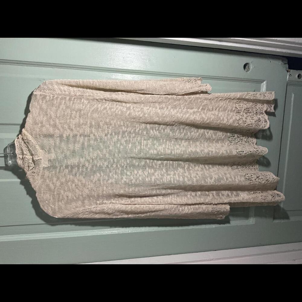 Lightweight Open Knit  Delicate With Scalloped edges  Size 2X - Picture 10 of 12